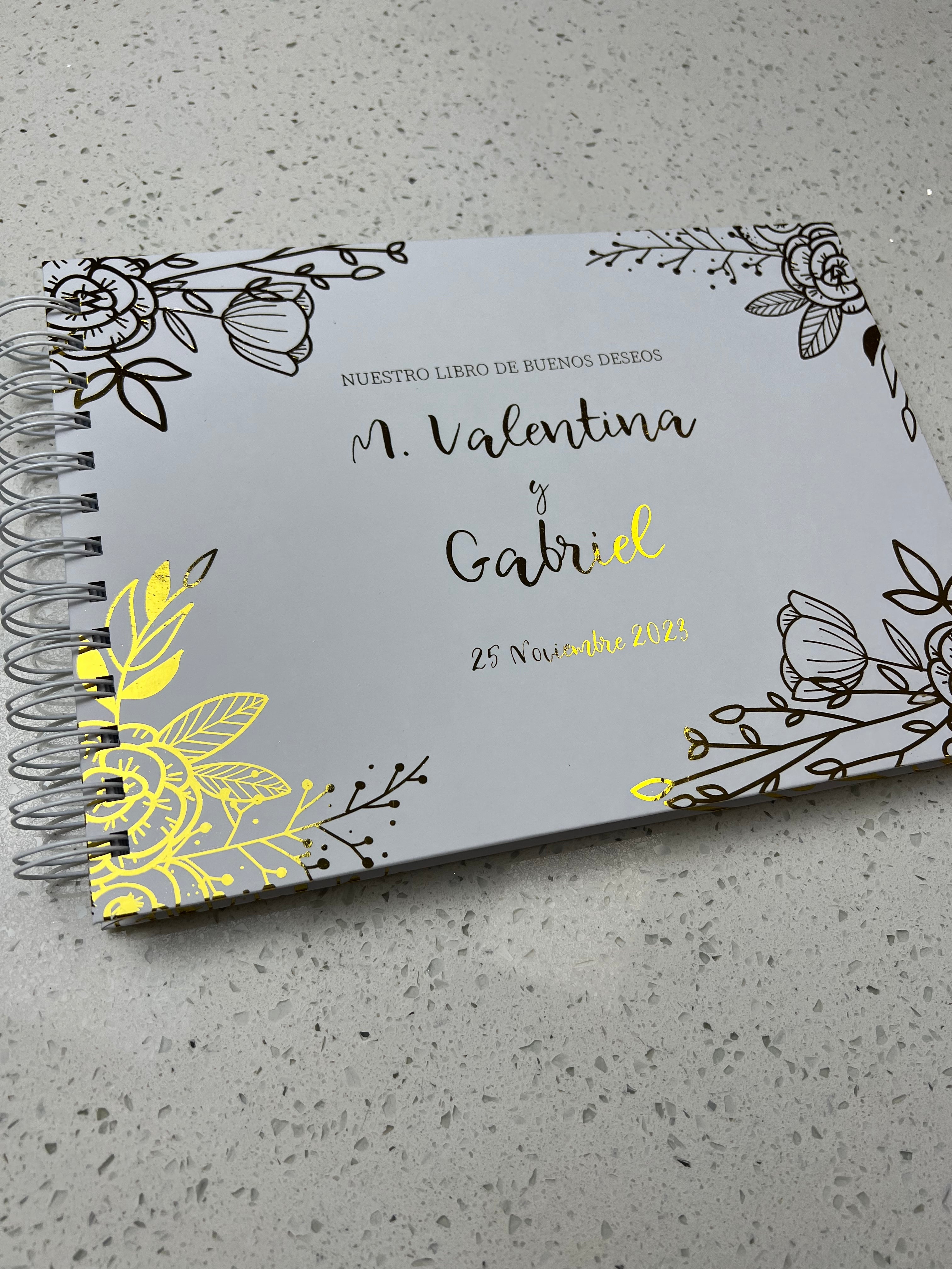 Libro de buenos deseos personalizado Fiestas en Papel